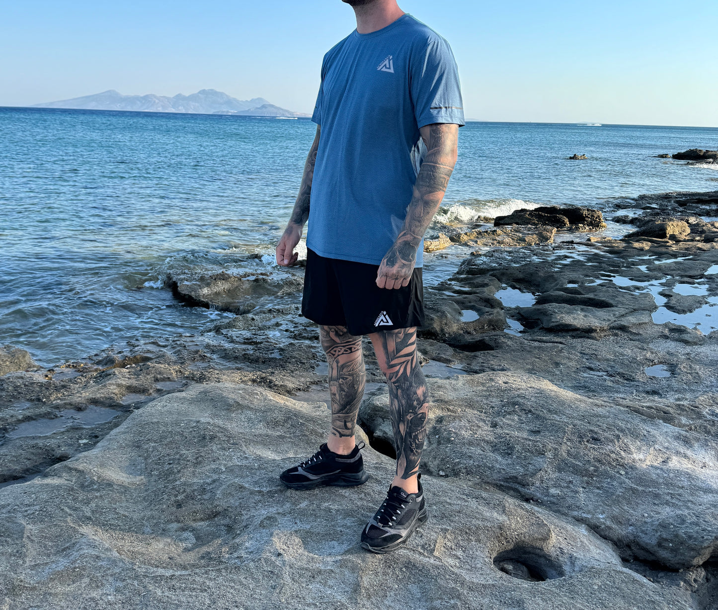 MEN’S DISTANCE T-SHIRT