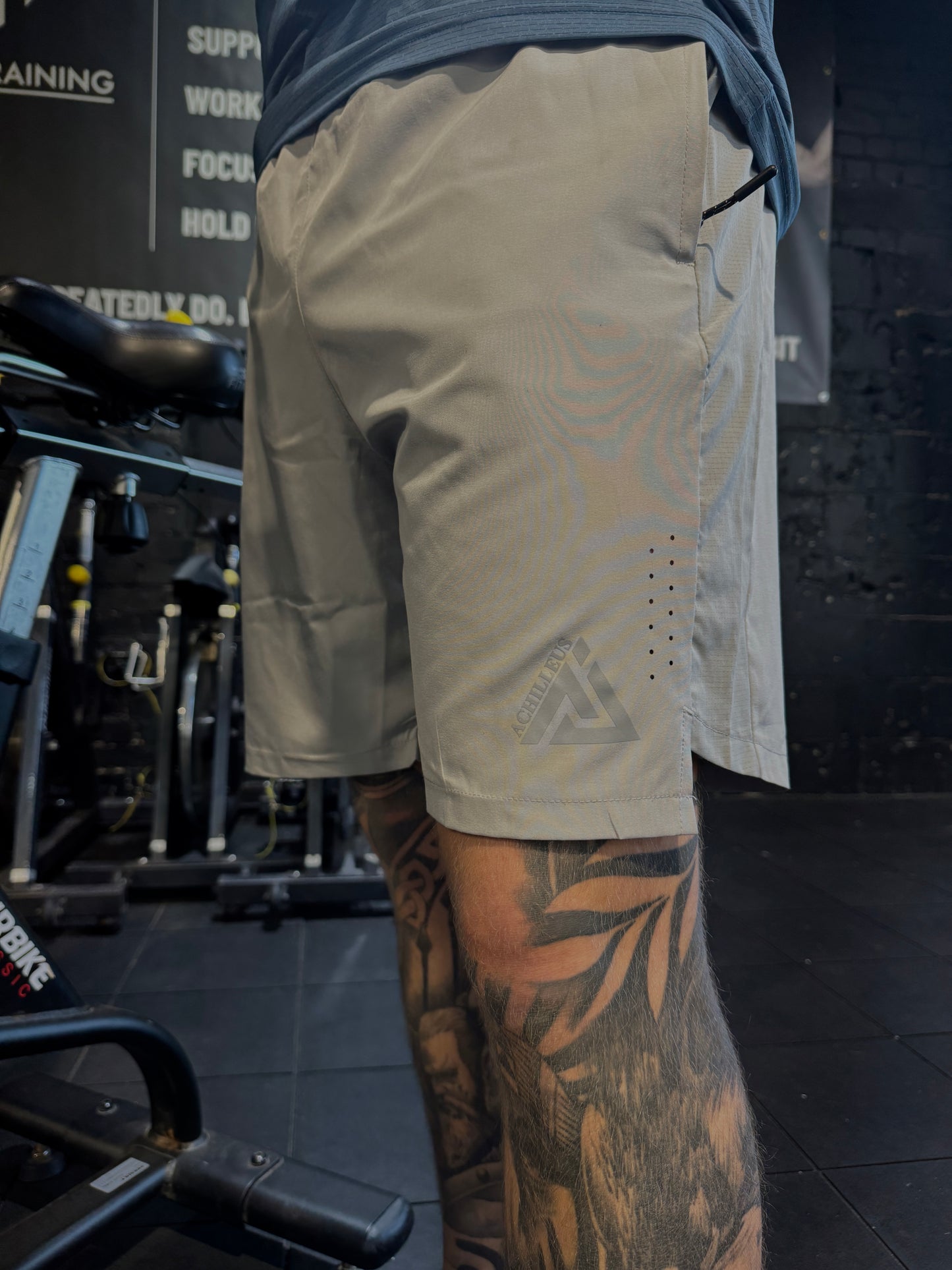 ACHILLEUS CHALLENGER RUNNING SHORTS