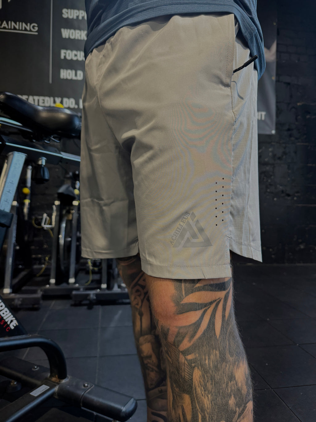 ACHILLEUS CHALLENGER RUNNING SHORTS