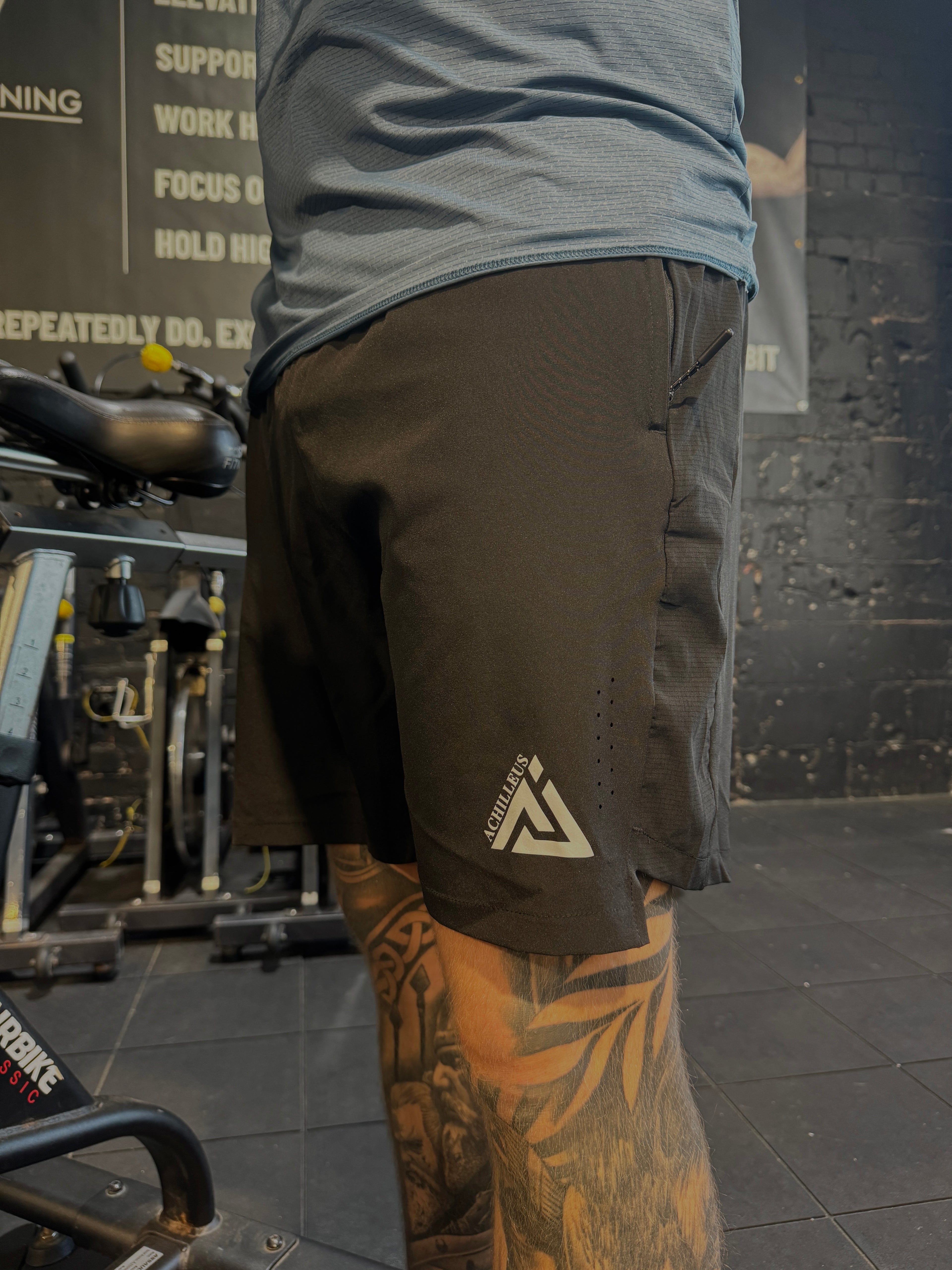 ACHILLEUS CHALLENGER RUNNING SHORTS